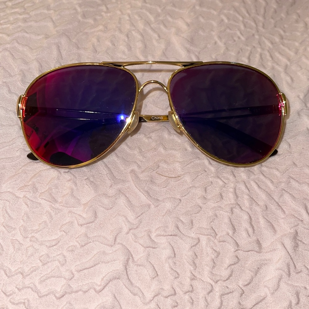 OAKLEY sunglasses